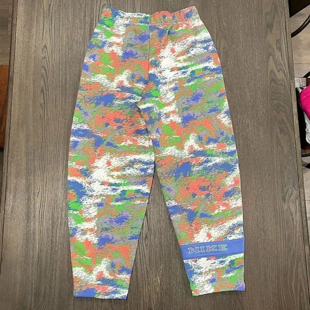 NWOT Nike Women's Sportswear Essential Fleece Gel Curve Pants Multi-Color